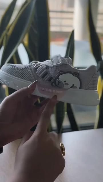 کتونی چراغدار وارداتی