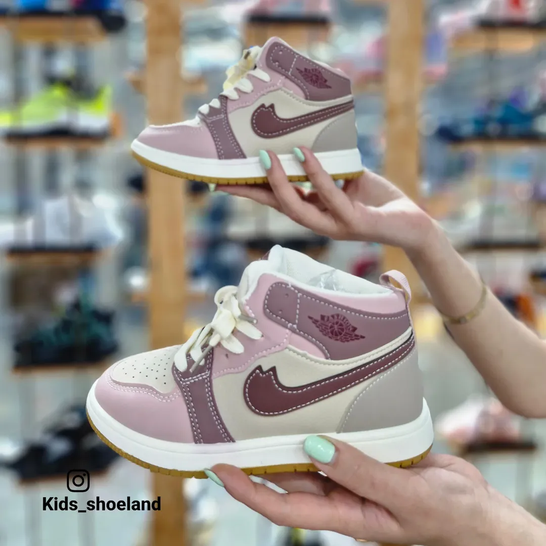 کتونی وارداتی چسبی نایک جردن