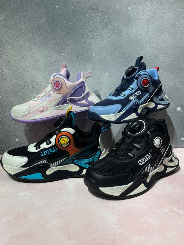 کتونی بچگانه اورجینال وارداتی